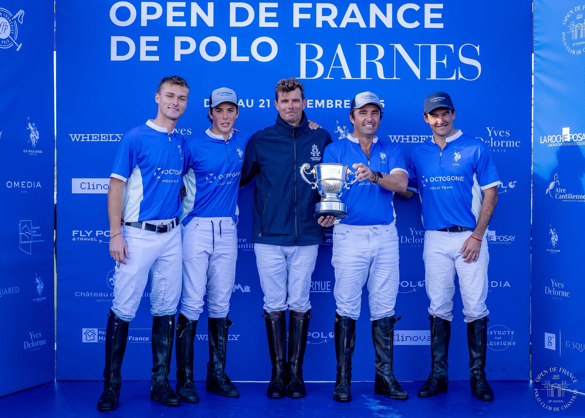 Octogone is presented with the Standing Rock Fair Play Award at the French Open 2025